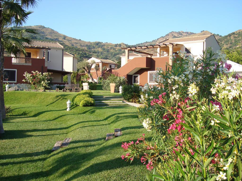 Alcantara Resort Di Charme Adults Only Gaggi Eksteriør billede